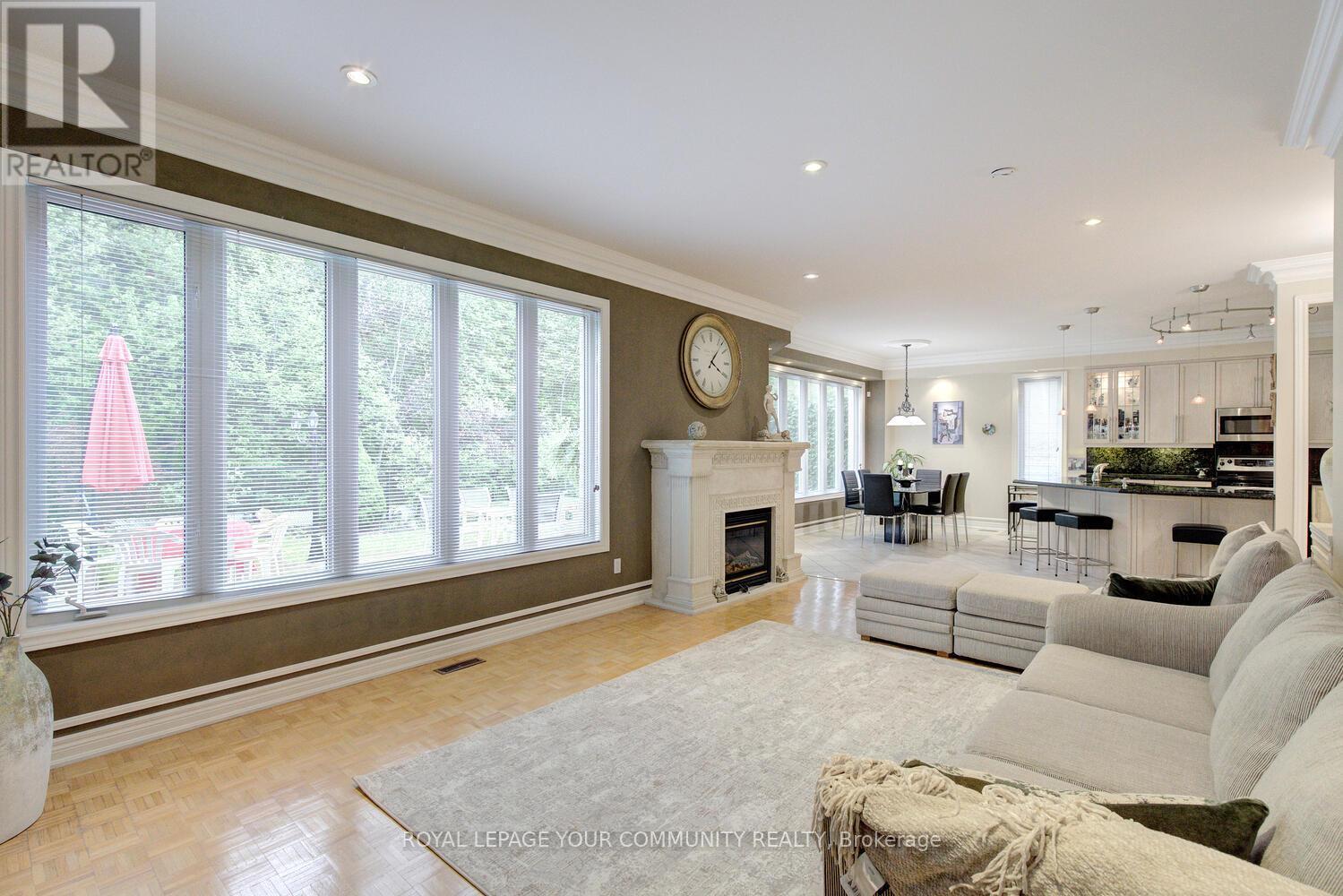 












119 THORNHILL WOODS DRIVE

,
Vaughan,




Ontario
L4J8R5

