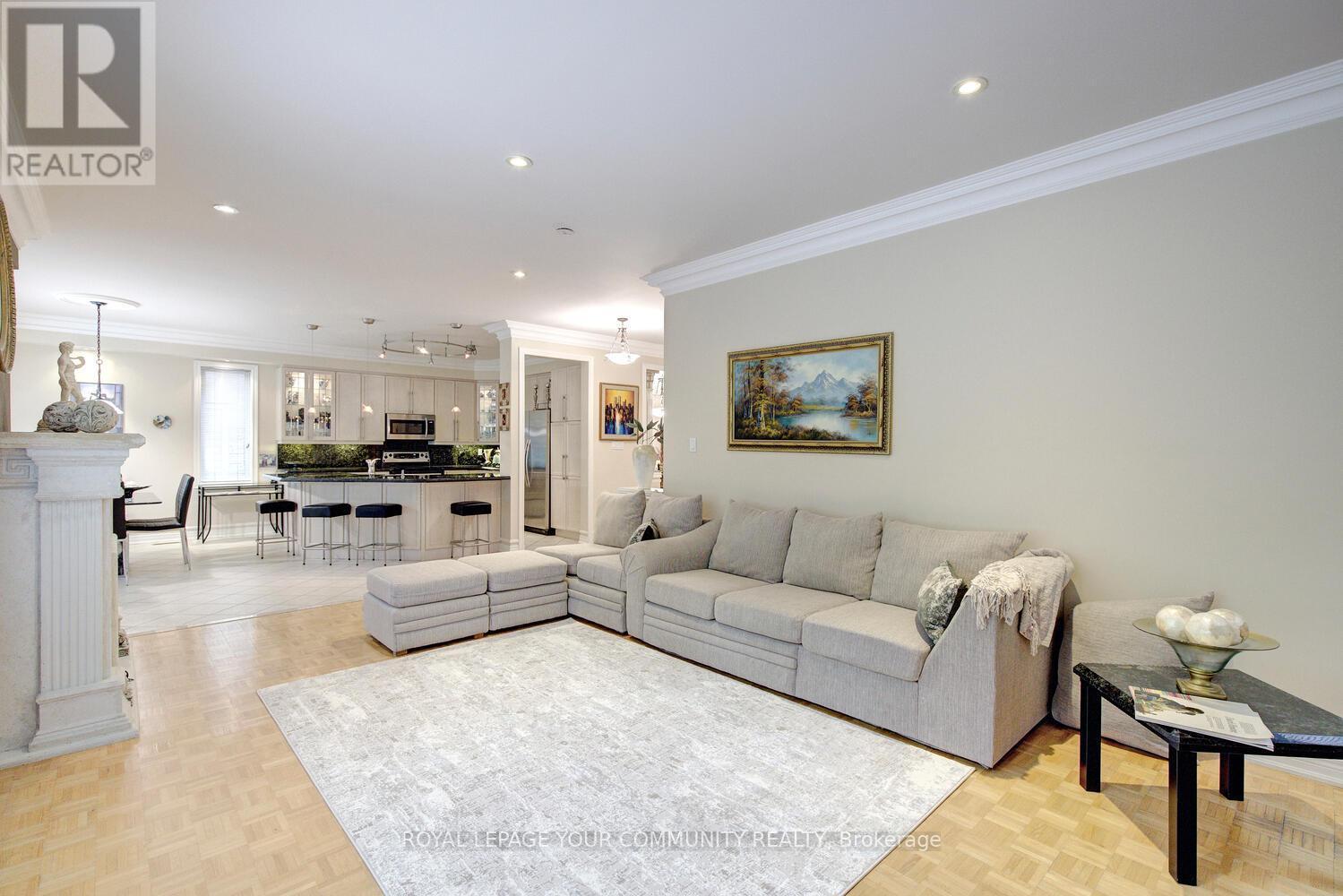 












119 THORNHILL WOODS DRIVE

,
Vaughan,




Ontario
L4J8R5

