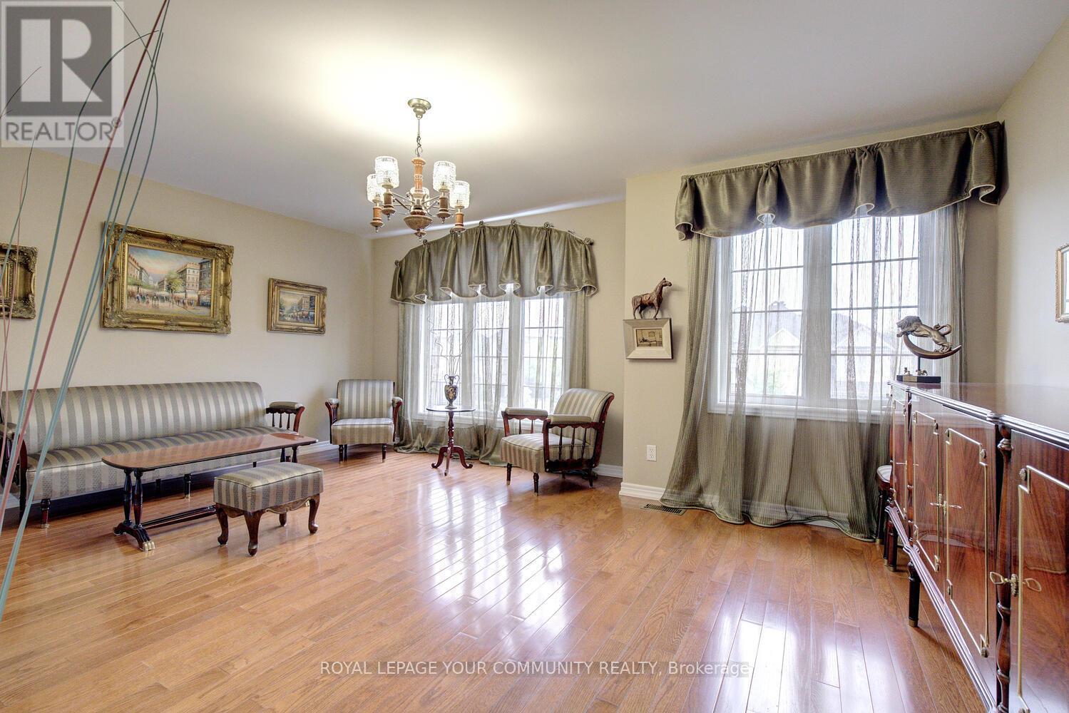 












119 THORNHILL WOODS DRIVE

,
Vaughan,




Ontario
L4J8R5

