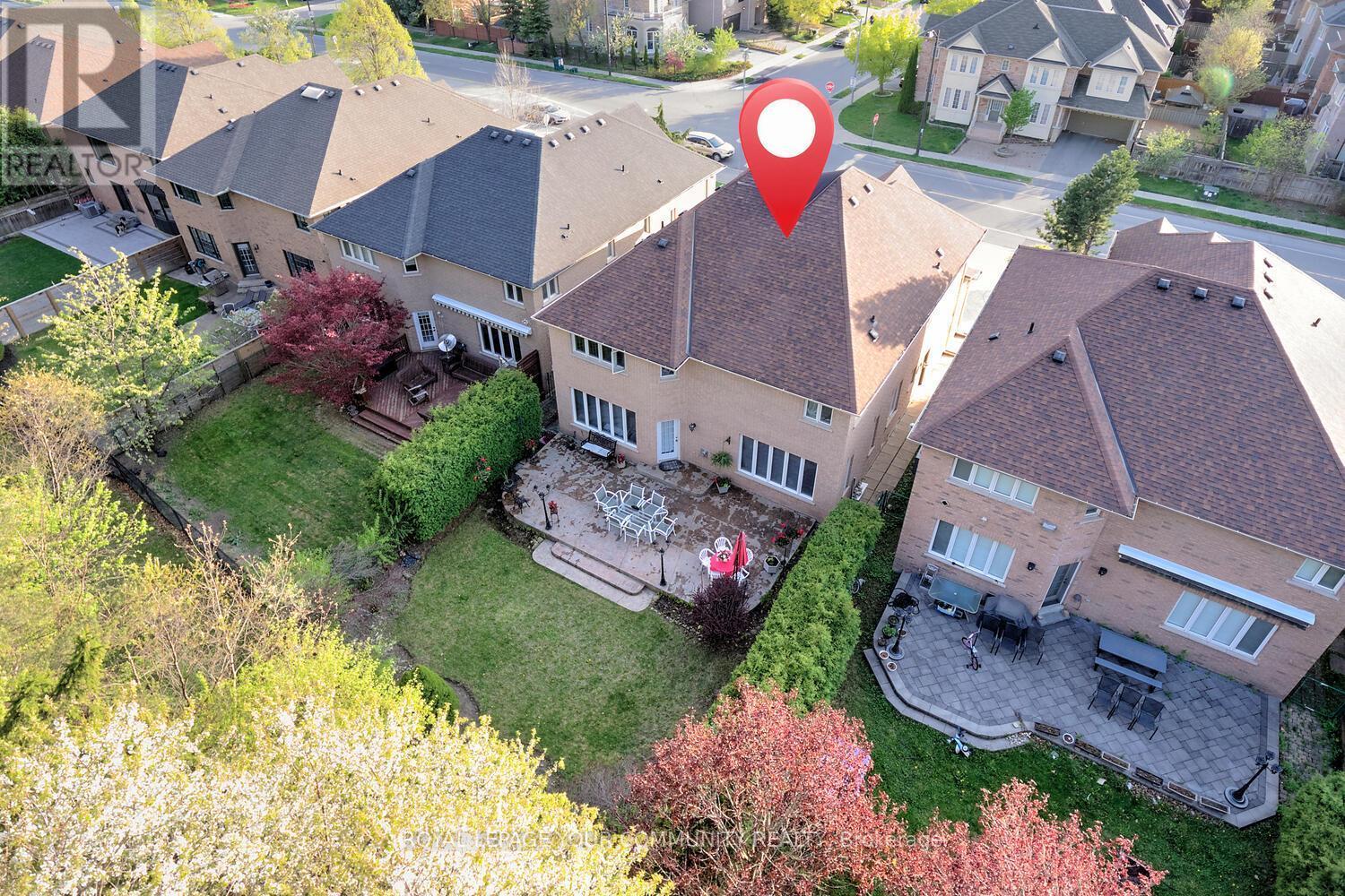 












119 THORNHILL WOODS DRIVE

,
Vaughan,




Ontario
L4J8R5

