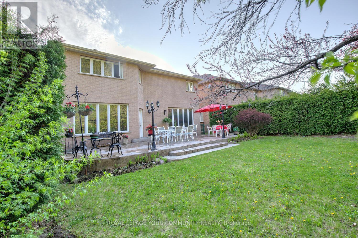 












119 THORNHILL WOODS DRIVE

,
Vaughan,




Ontario
L4J8R5

