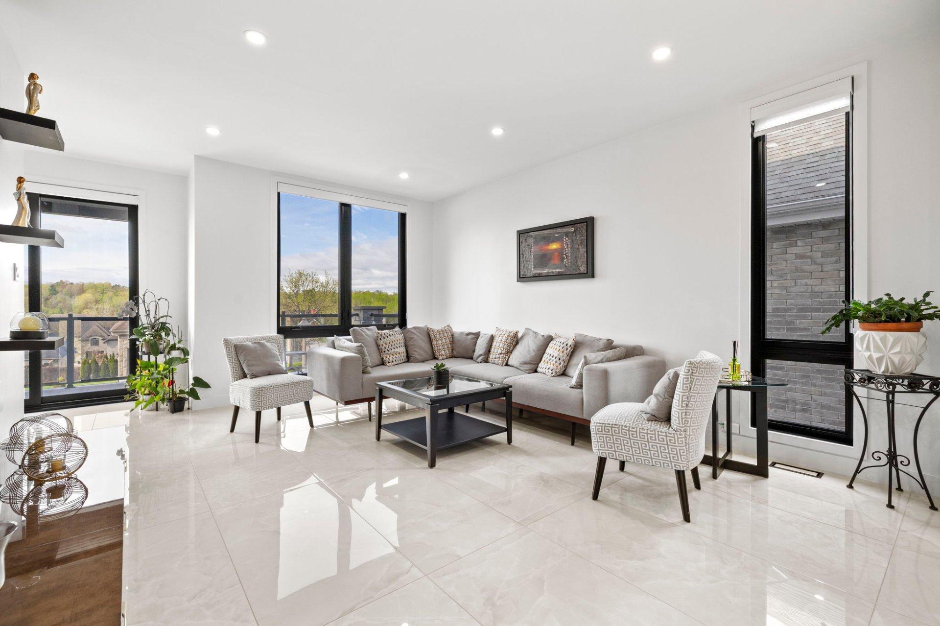 









111


Rue de St-Vallier

,
Gatineau (Gatineau),




QC
J8V3V6

