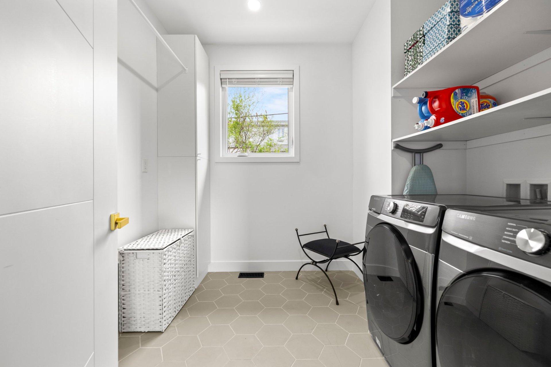 









111


Rue de St-Vallier

,
Gatineau (Gatineau),




QC
J8V3V6


