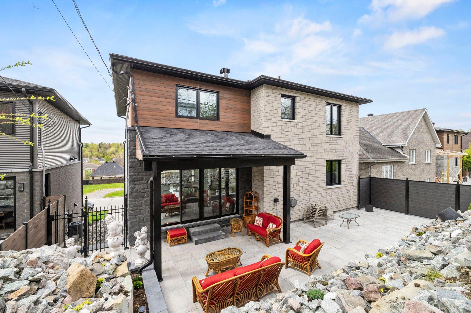 









111


Rue de St-Vallier

,
Gatineau (Gatineau),




QC
J8V3V6

