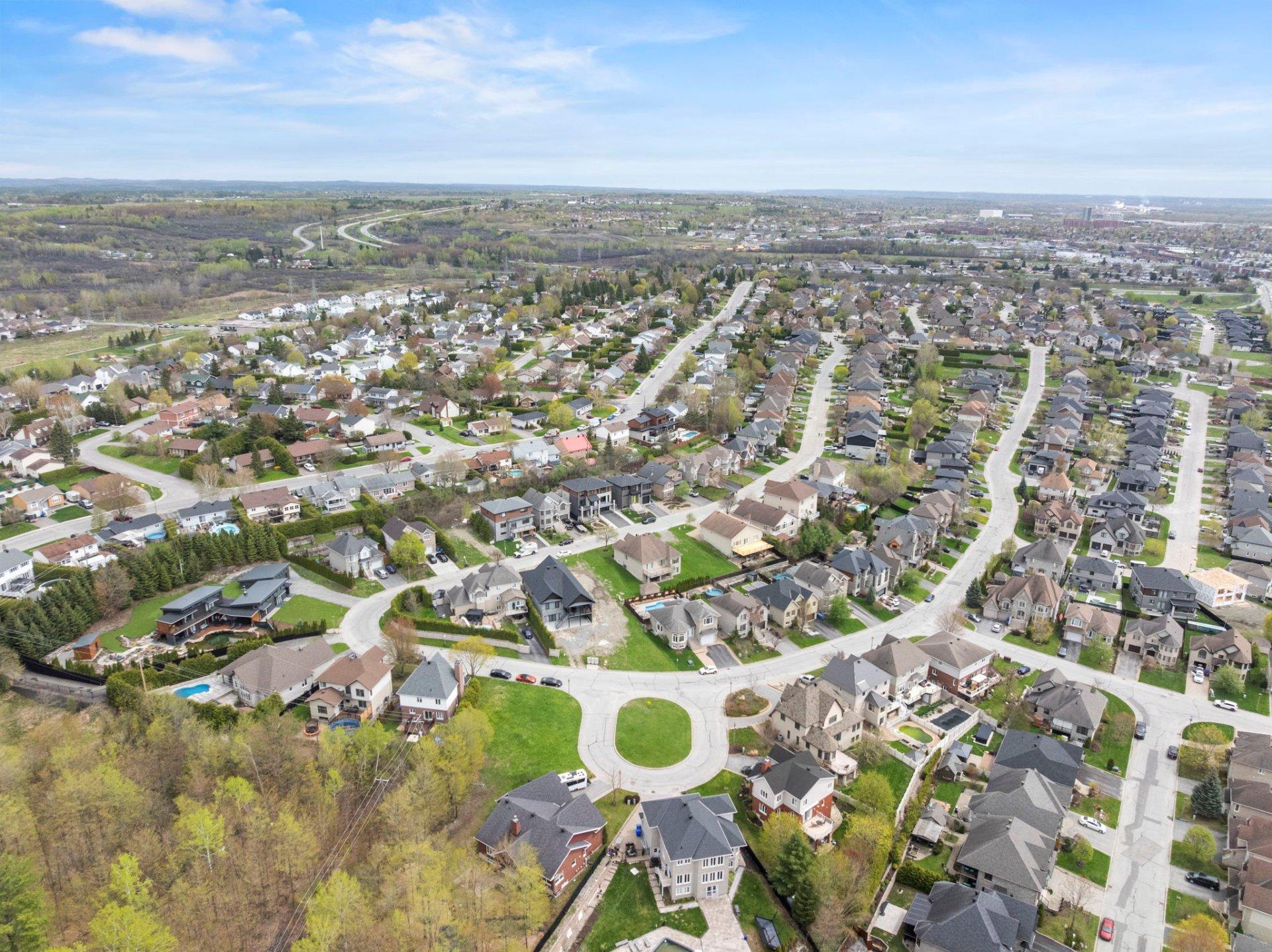 









111


Rue de St-Vallier

,
Gatineau (Gatineau),




QC
J8V3V6

