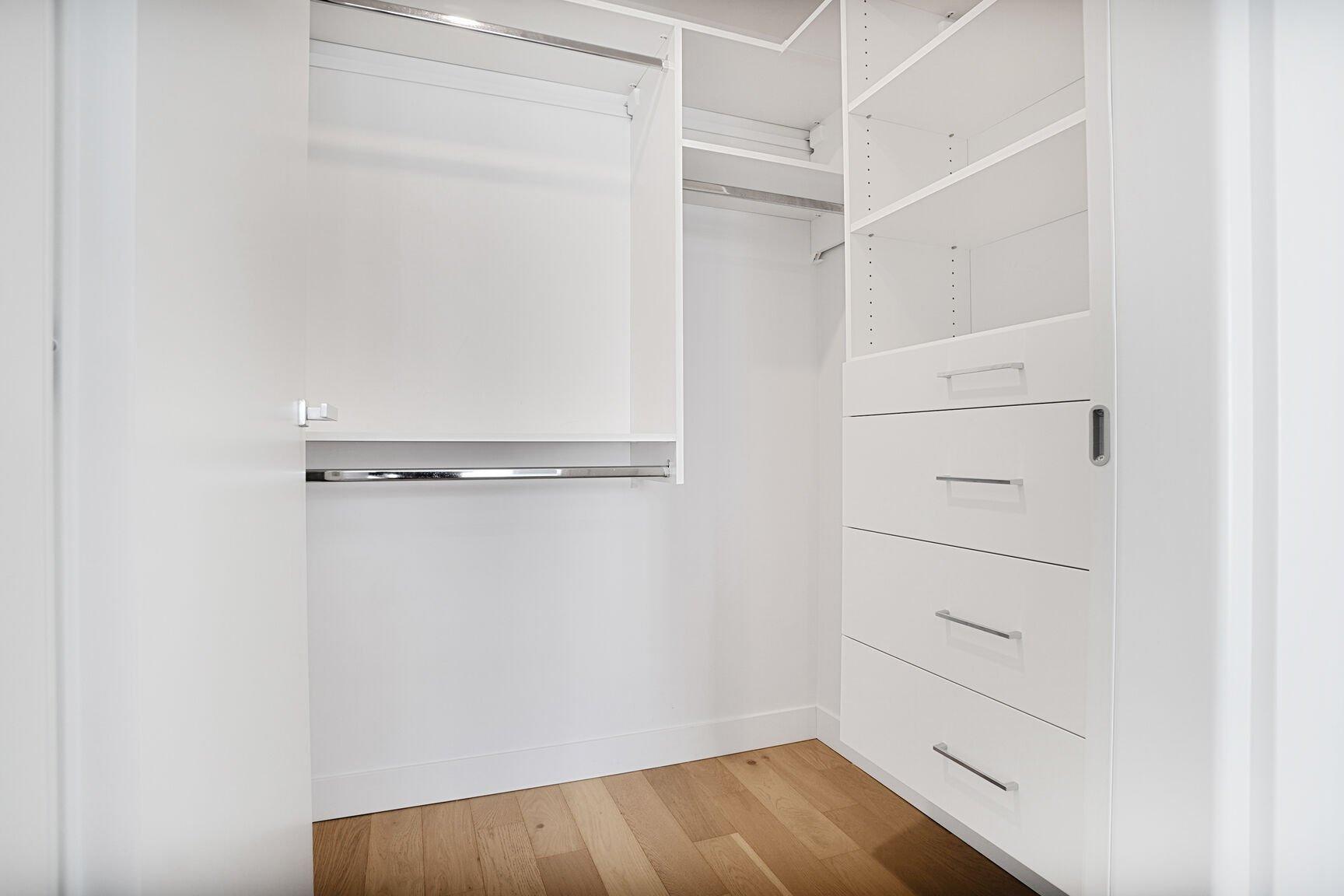 









3665


Av. Jean-Béraud

, 903,
Laval (Chomedey),




QC
H7T0R7

