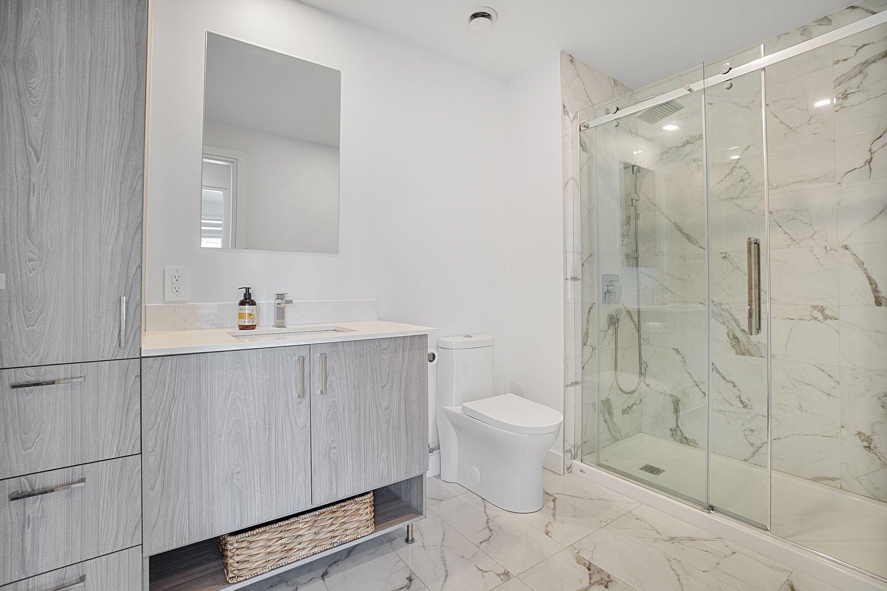 









3665


Av. Jean-Béraud

, 903,
Laval (Chomedey),




QC
H7T0R7

