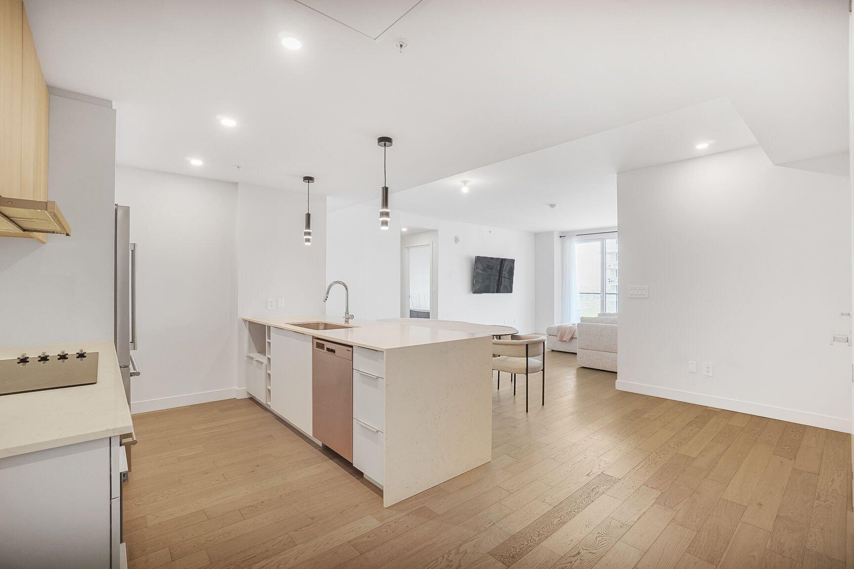 









3665


Av. Jean-Béraud

, 903,
Laval (Chomedey),




QC
H7T0R7


