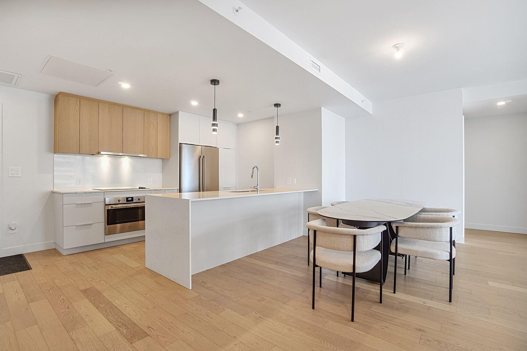 









3665


Av. Jean-Béraud

, 903,
Laval (Chomedey),




QC
H7T0R7

