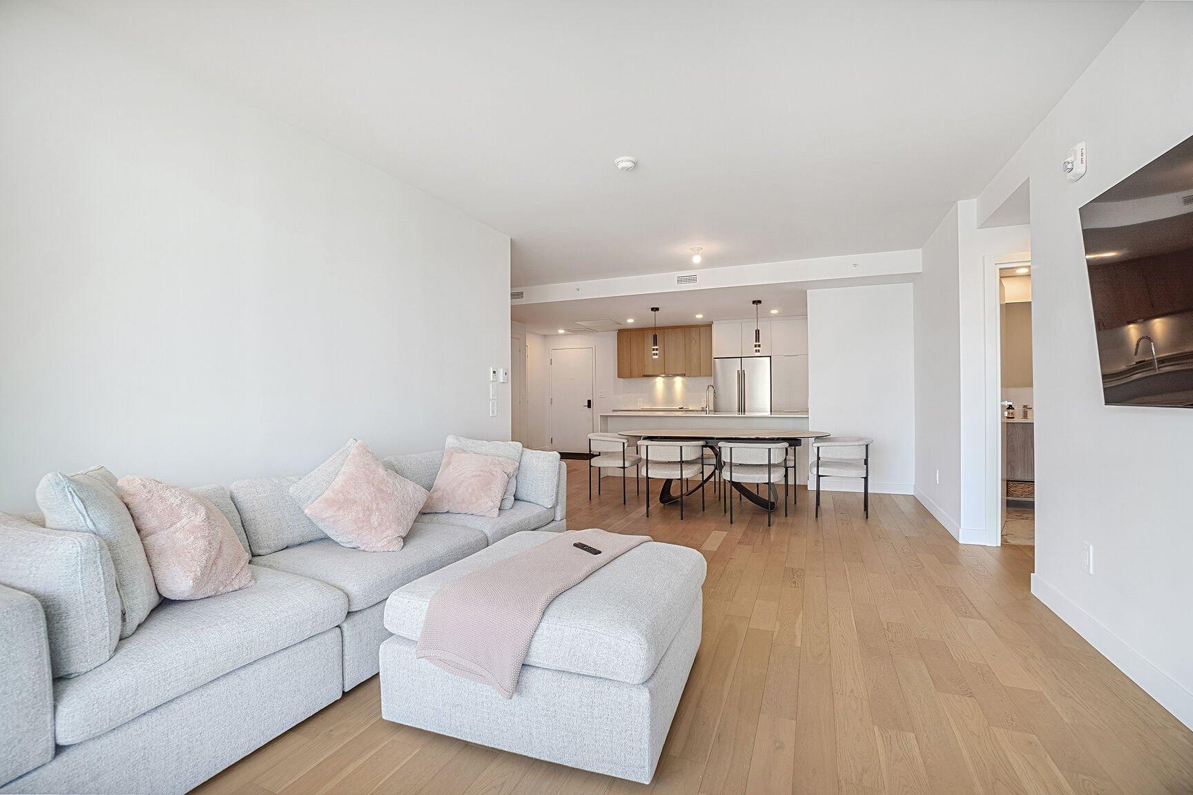 









3665


Av. Jean-Béraud

, 903,
Laval (Chomedey),




QC
H7T0R7

