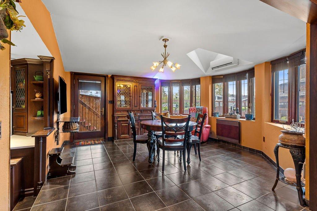 









2780


Tsse Belleau

,
Longueuil (Le Vieux-Longueuil),




QC
J4M1K7

