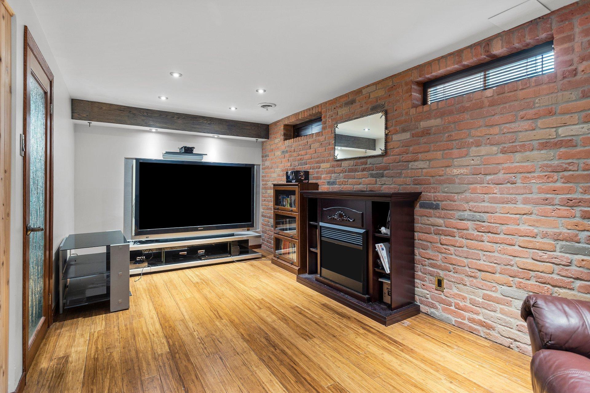 









2780


Tsse Belleau

,
Longueuil (Le Vieux-Longueuil),




QC
J4M1K7

