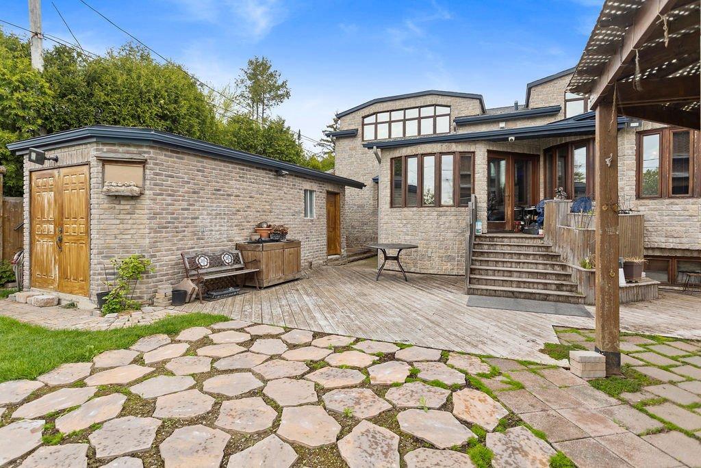 









2780


Tsse Belleau

,
Longueuil (Le Vieux-Longueuil),




QC
J4M1K7

