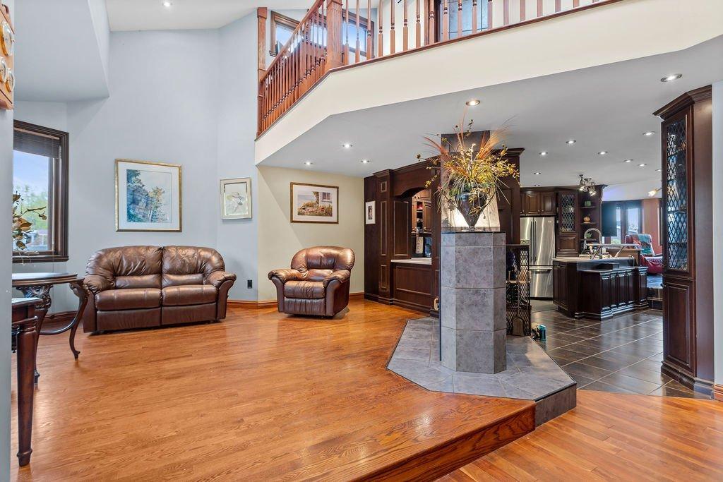 









2780


Tsse Belleau

,
Longueuil (Le Vieux-Longueuil),




QC
J4M1K7

