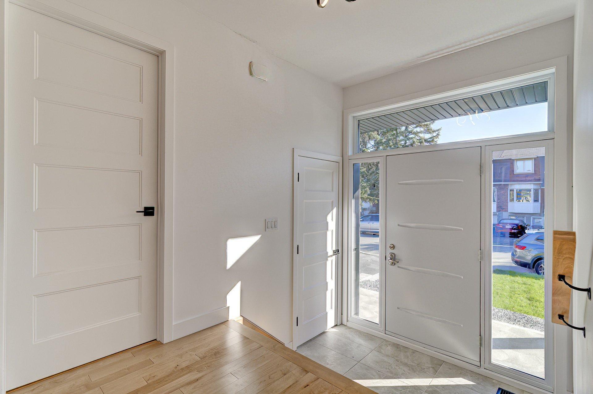 









6535


Rue Poitou

,
Brossard,




QC
J4W2W5

