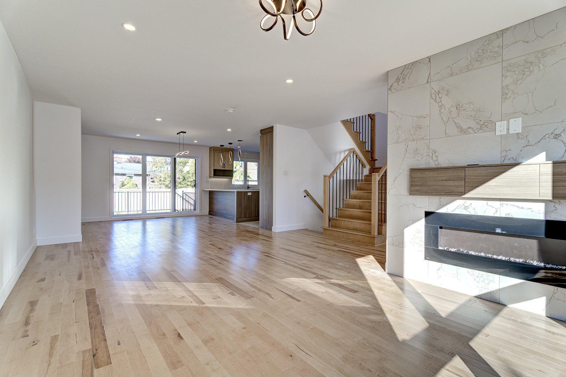 









6535


Rue Poitou

,
Brossard,




QC
J4W2W5

