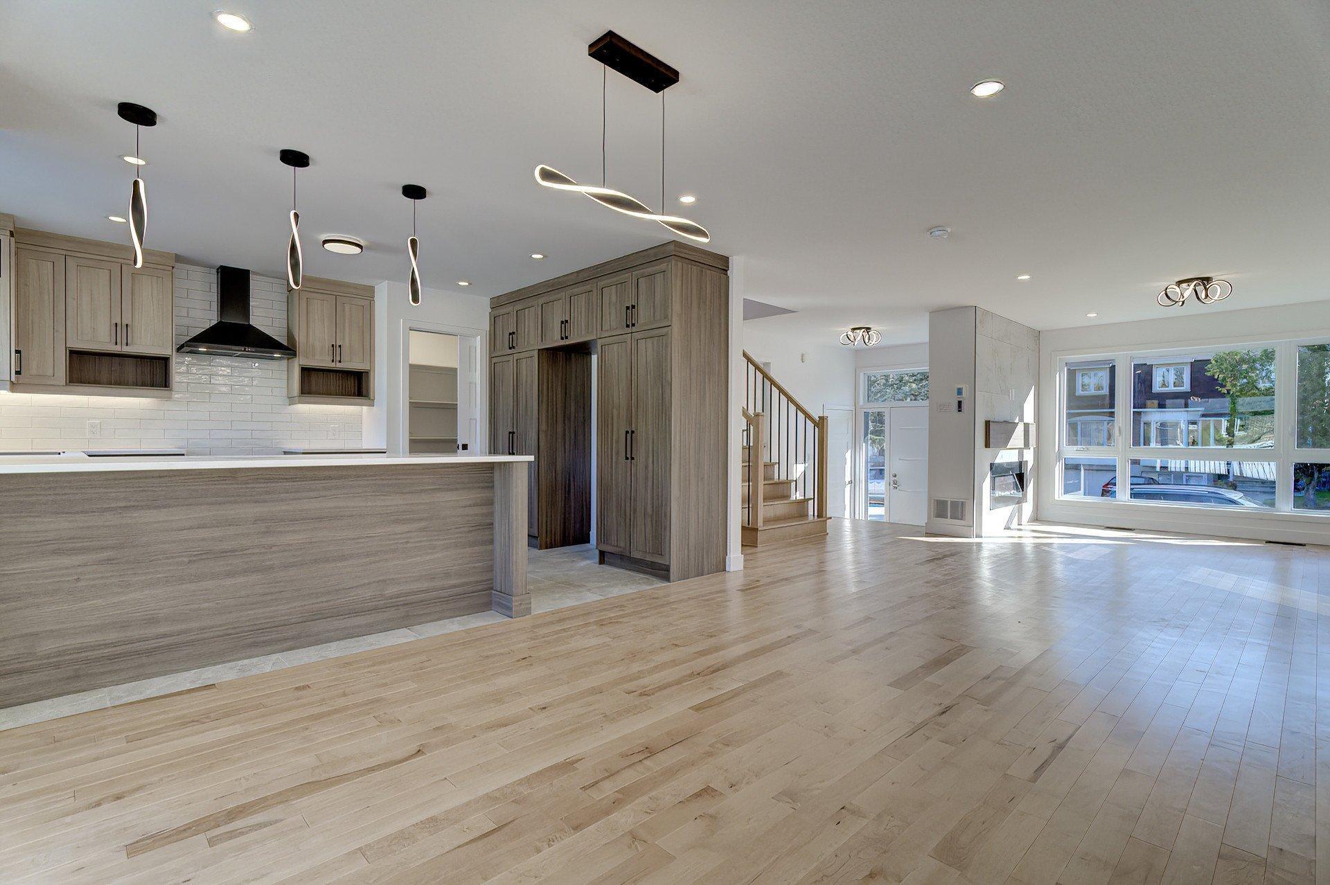 









6535


Rue Poitou

,
Brossard,




QC
J4W2W5

