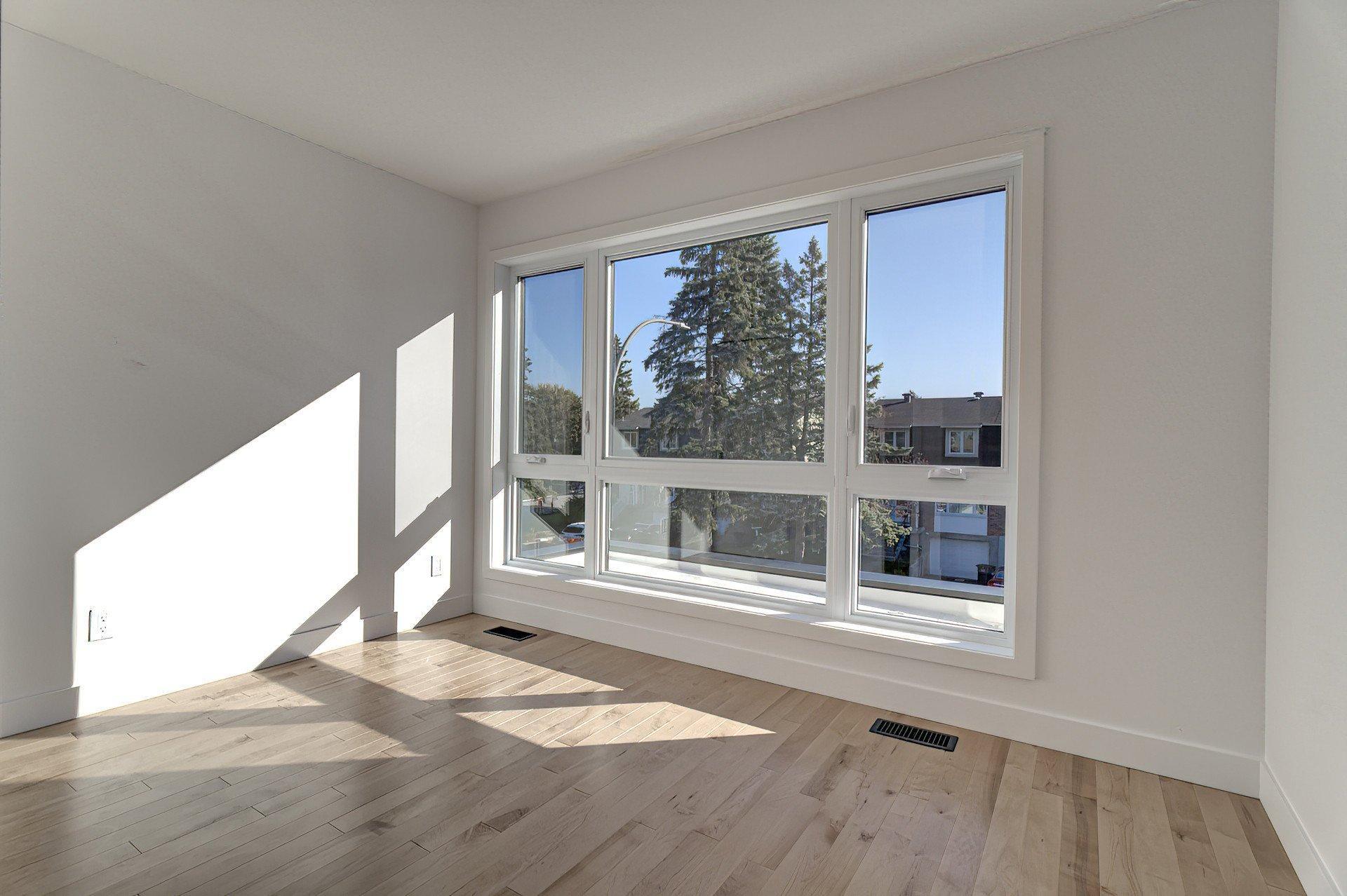 









6535


Rue Poitou

,
Brossard,




QC
J4W2W5

