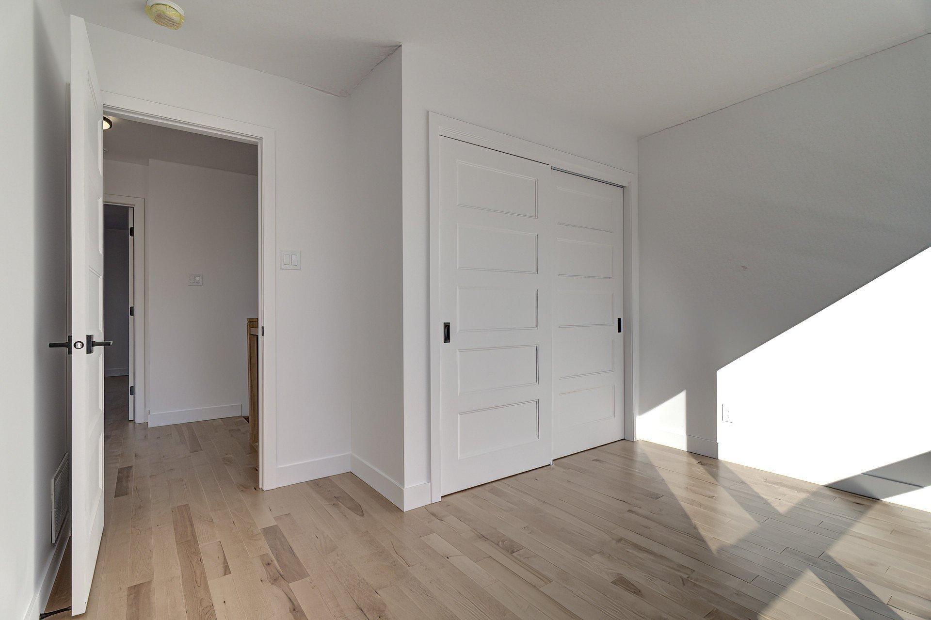 









6535


Rue Poitou

,
Brossard,




QC
J4W2W5

