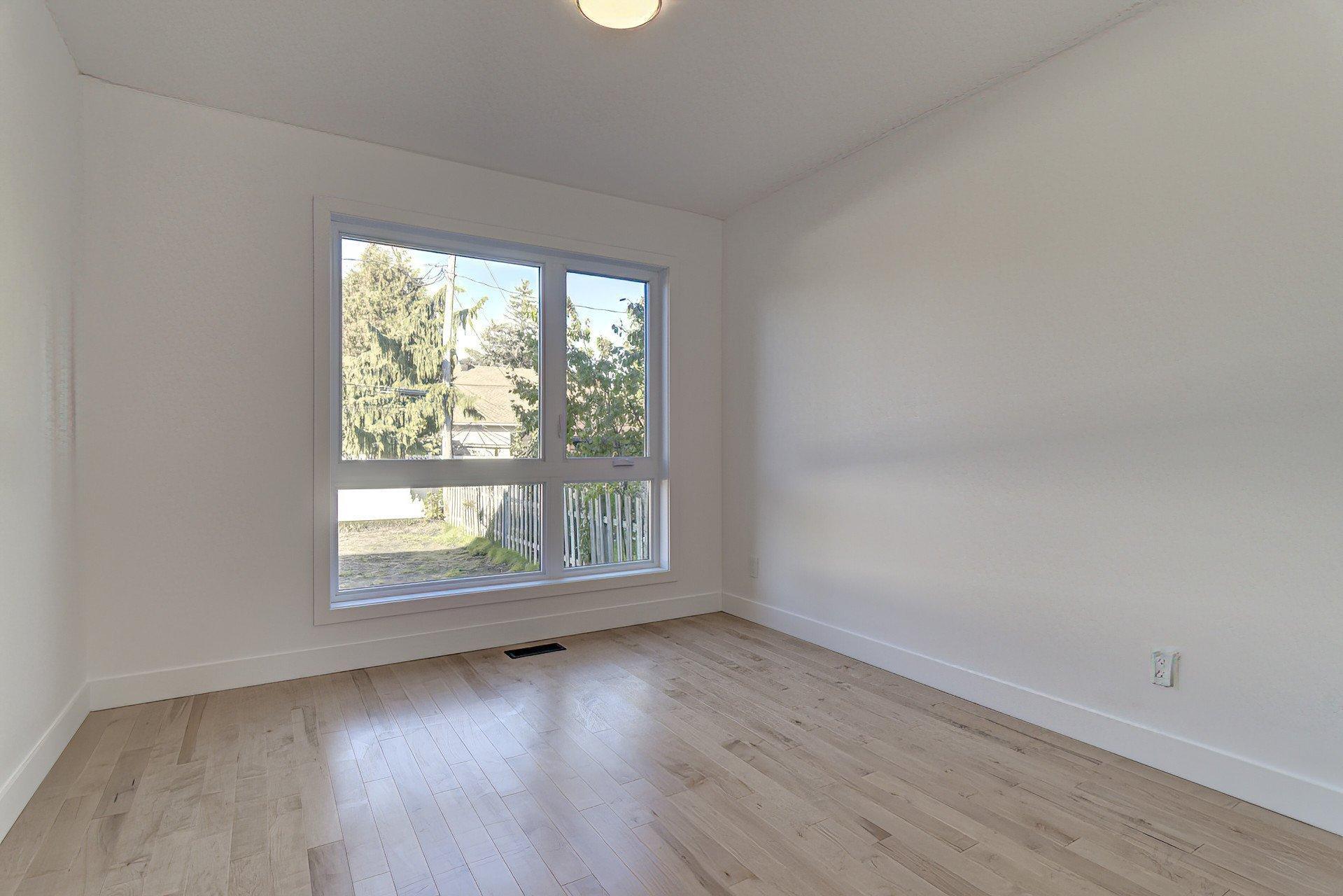 









6535


Rue Poitou

,
Brossard,




QC
J4W2W5

