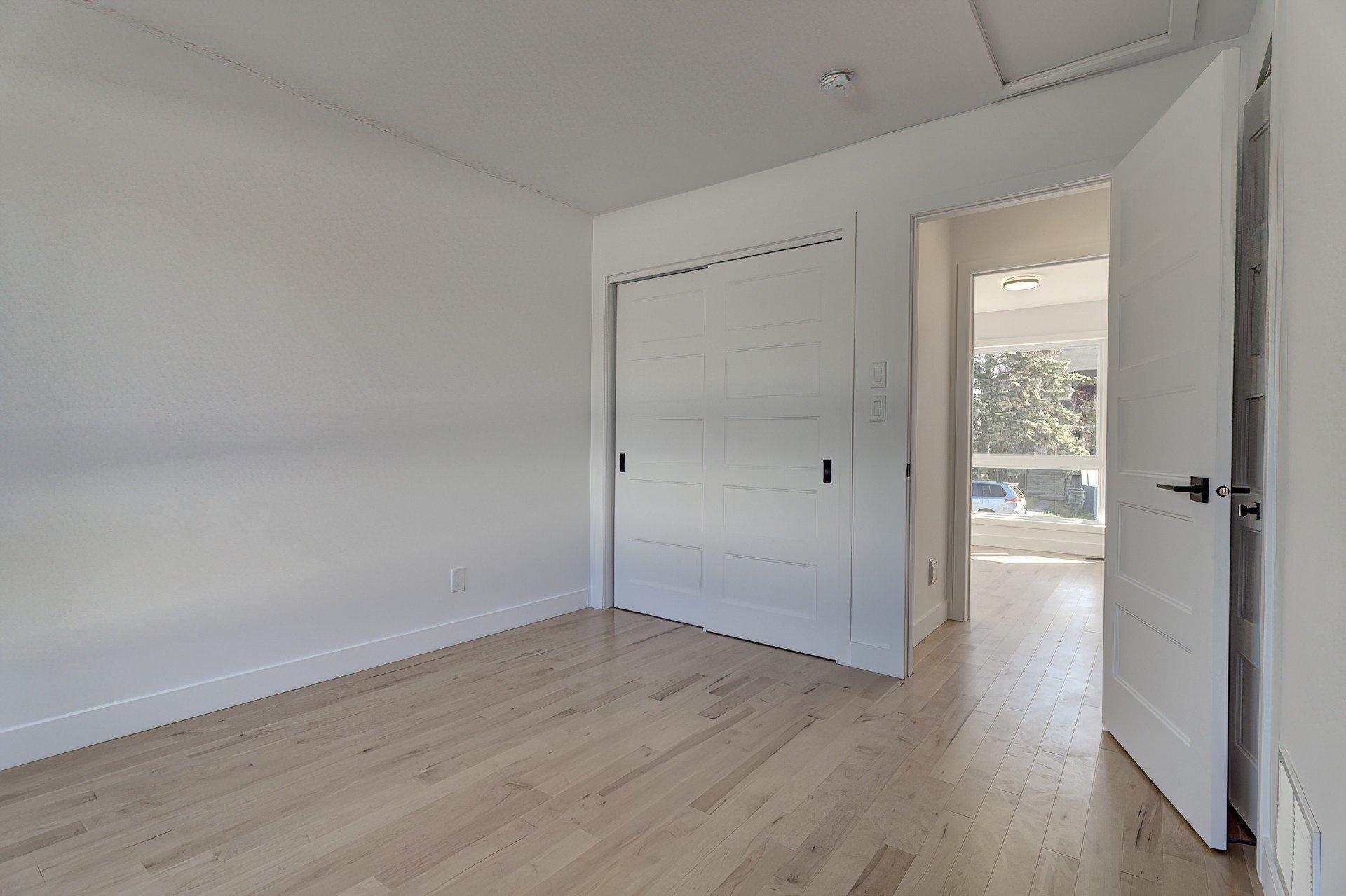 









6535


Rue Poitou

,
Brossard,




QC
J4W2W5

