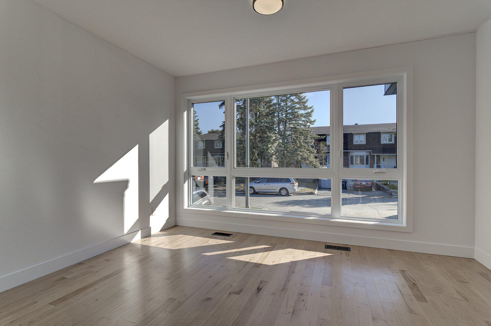 









6535


Rue Poitou

,
Brossard,




QC
J4W2W5

