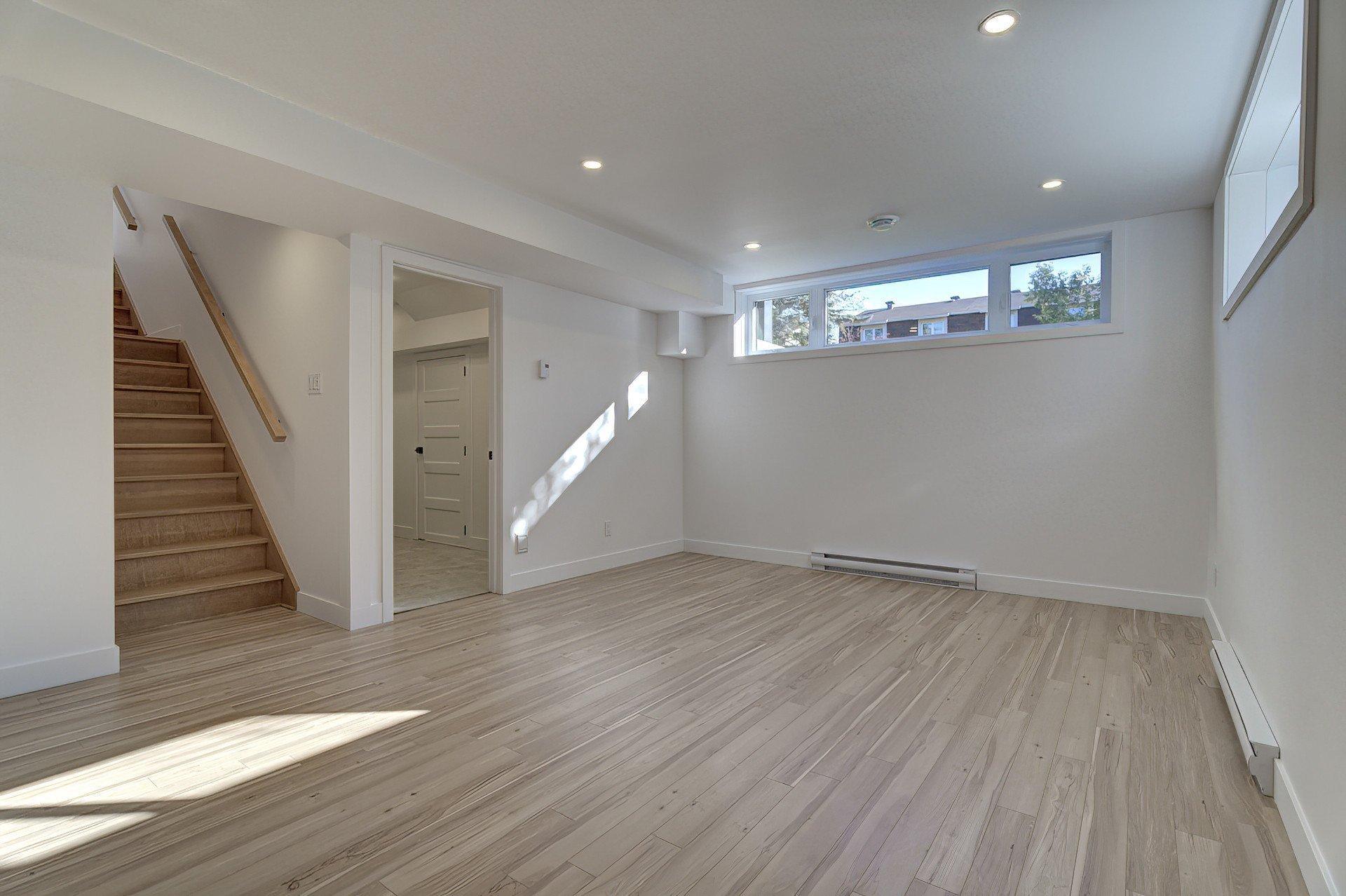 









6535


Rue Poitou

,
Brossard,




QC
J4W2W5


