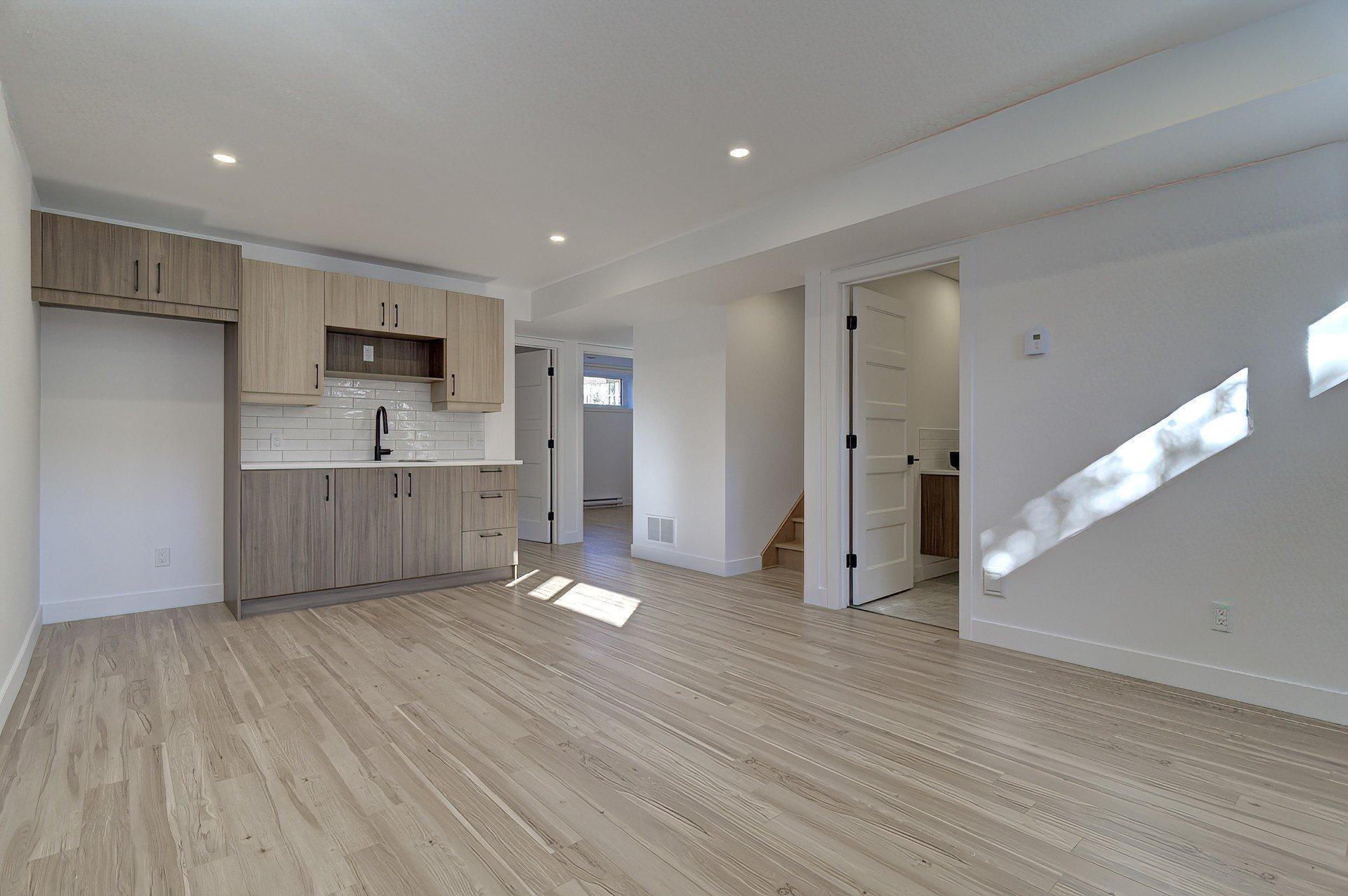 









6535


Rue Poitou

,
Brossard,




QC
J4W2W5

