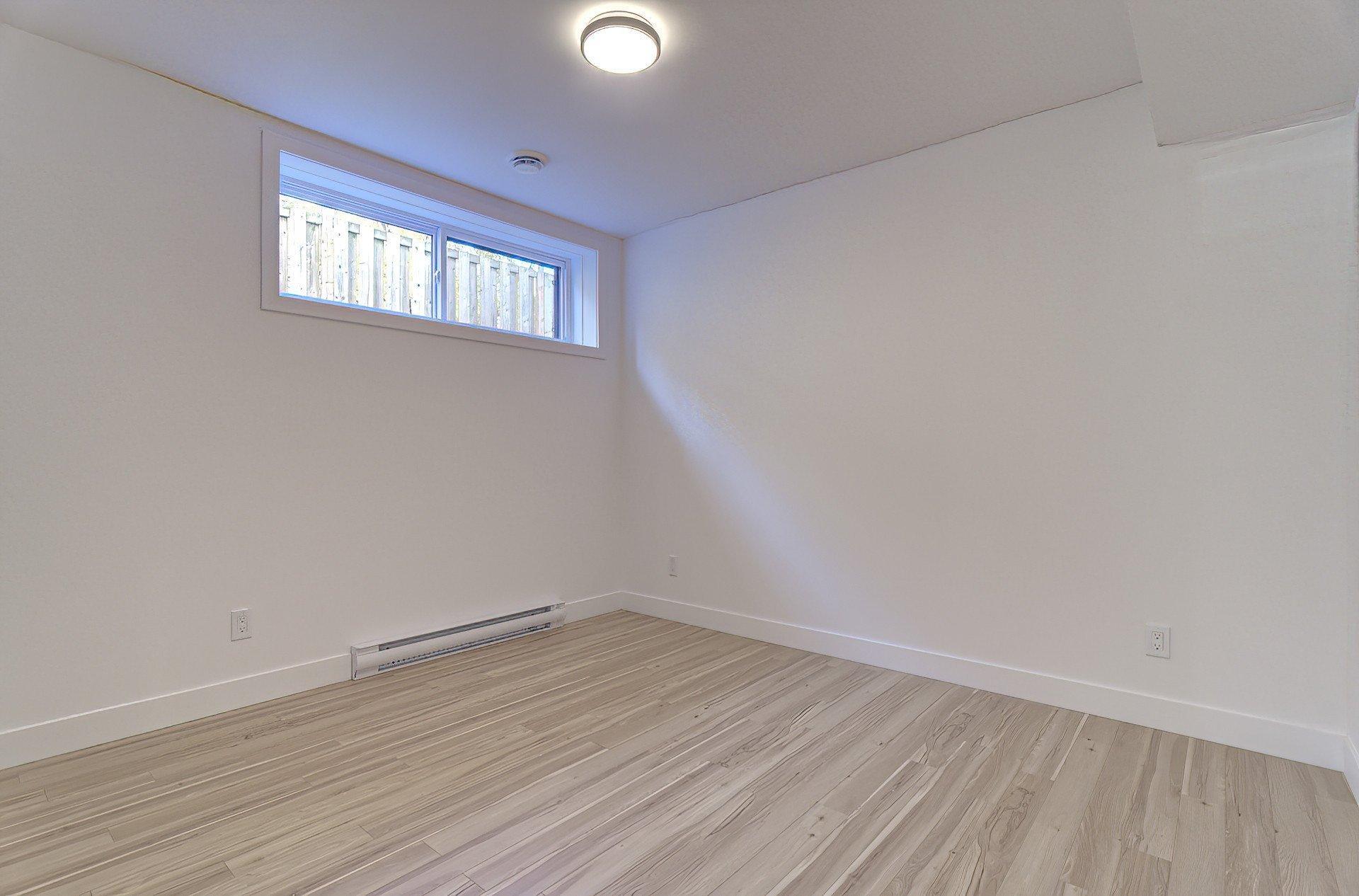 









6535


Rue Poitou

,
Brossard,




QC
J4W2W5


