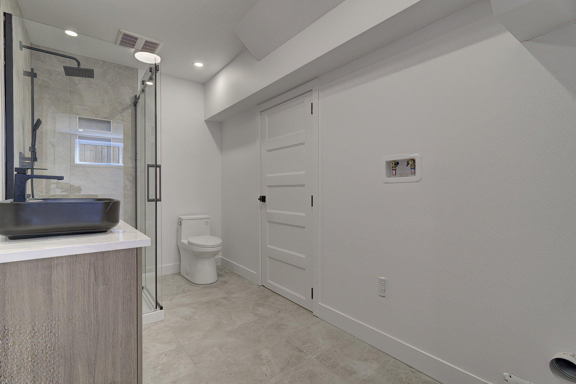 









6535


Rue Poitou

,
Brossard,




QC
J4W2W5

