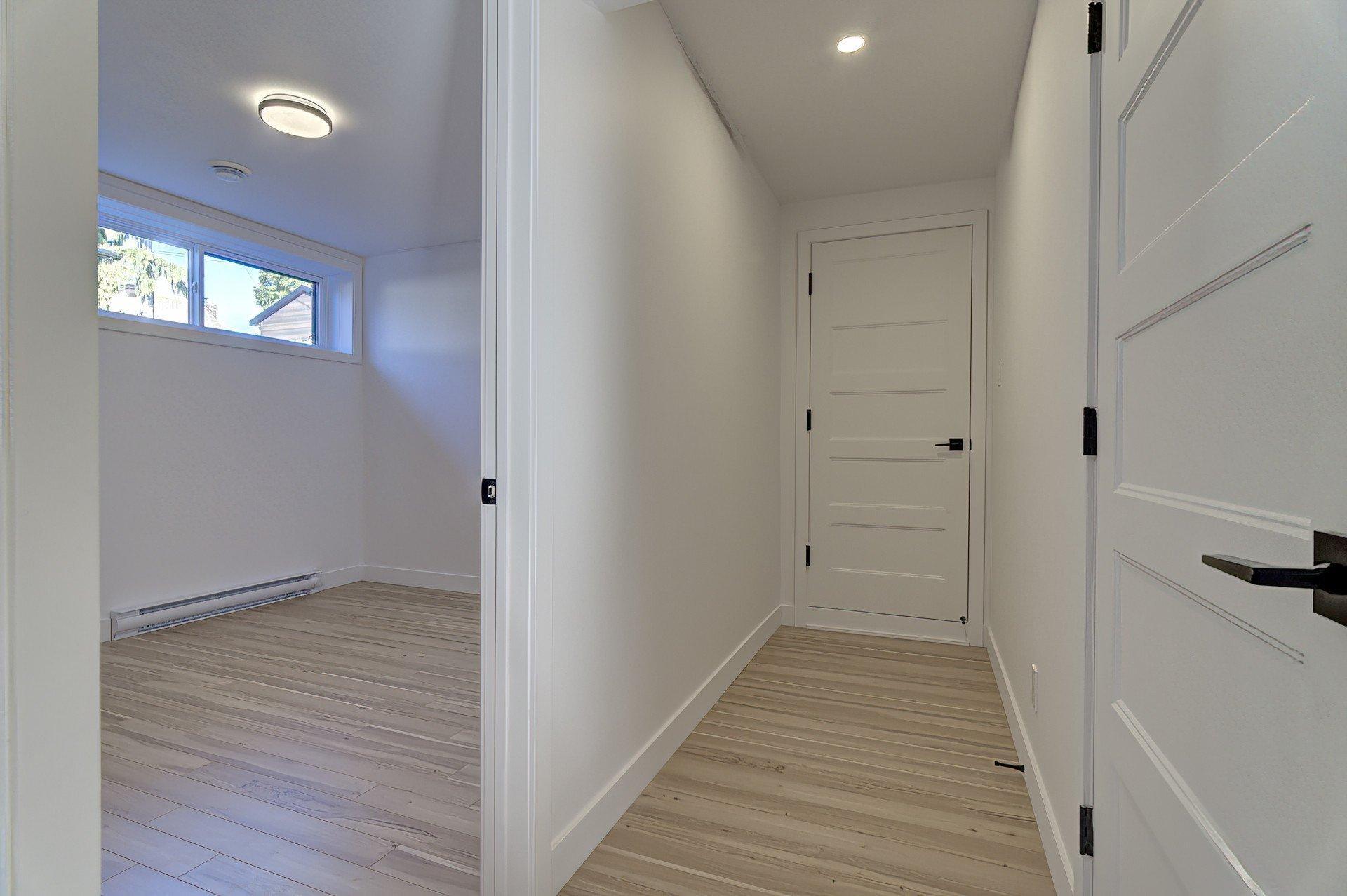 









6535


Rue Poitou

,
Brossard,




QC
J4W2W5

