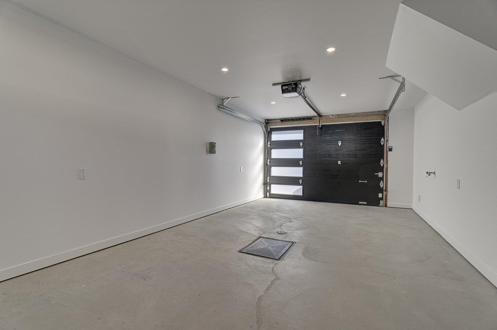 









6535


Rue Poitou

,
Brossard,




QC
J4W2W5

