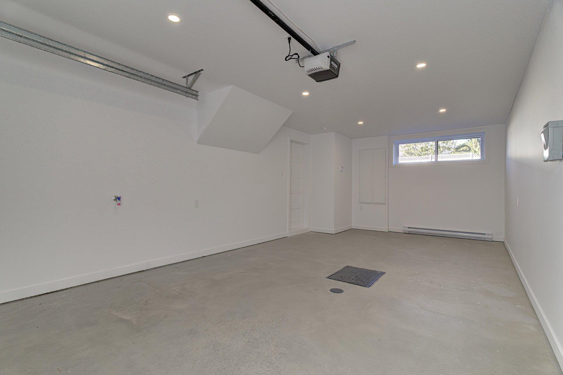 









6535


Rue Poitou

,
Brossard,




QC
J4W2W5

