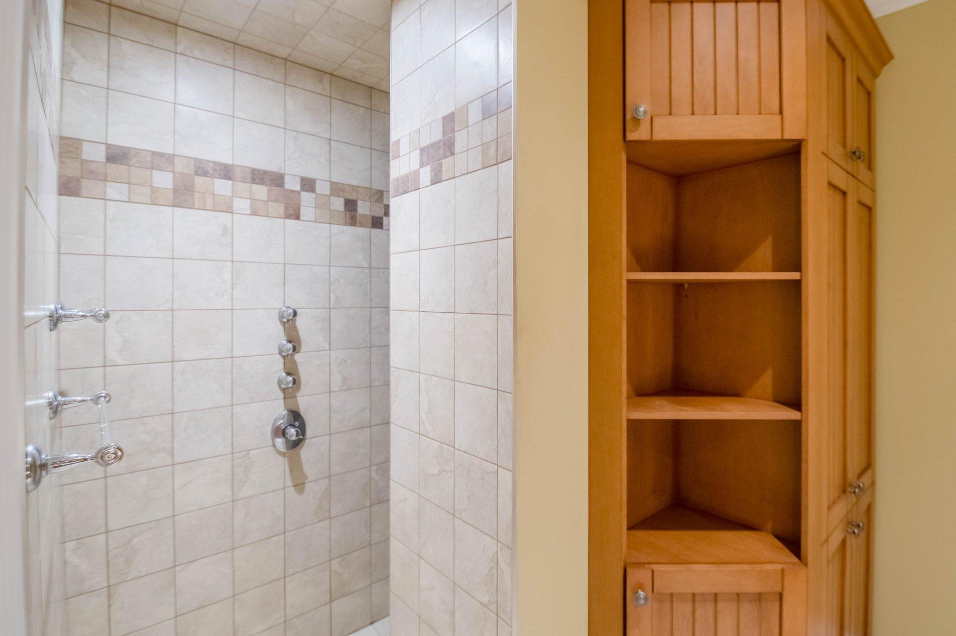 









435


Rue Chabot

,
Sainte-Hélène-de-Bagot,




QC
J0H1M0

