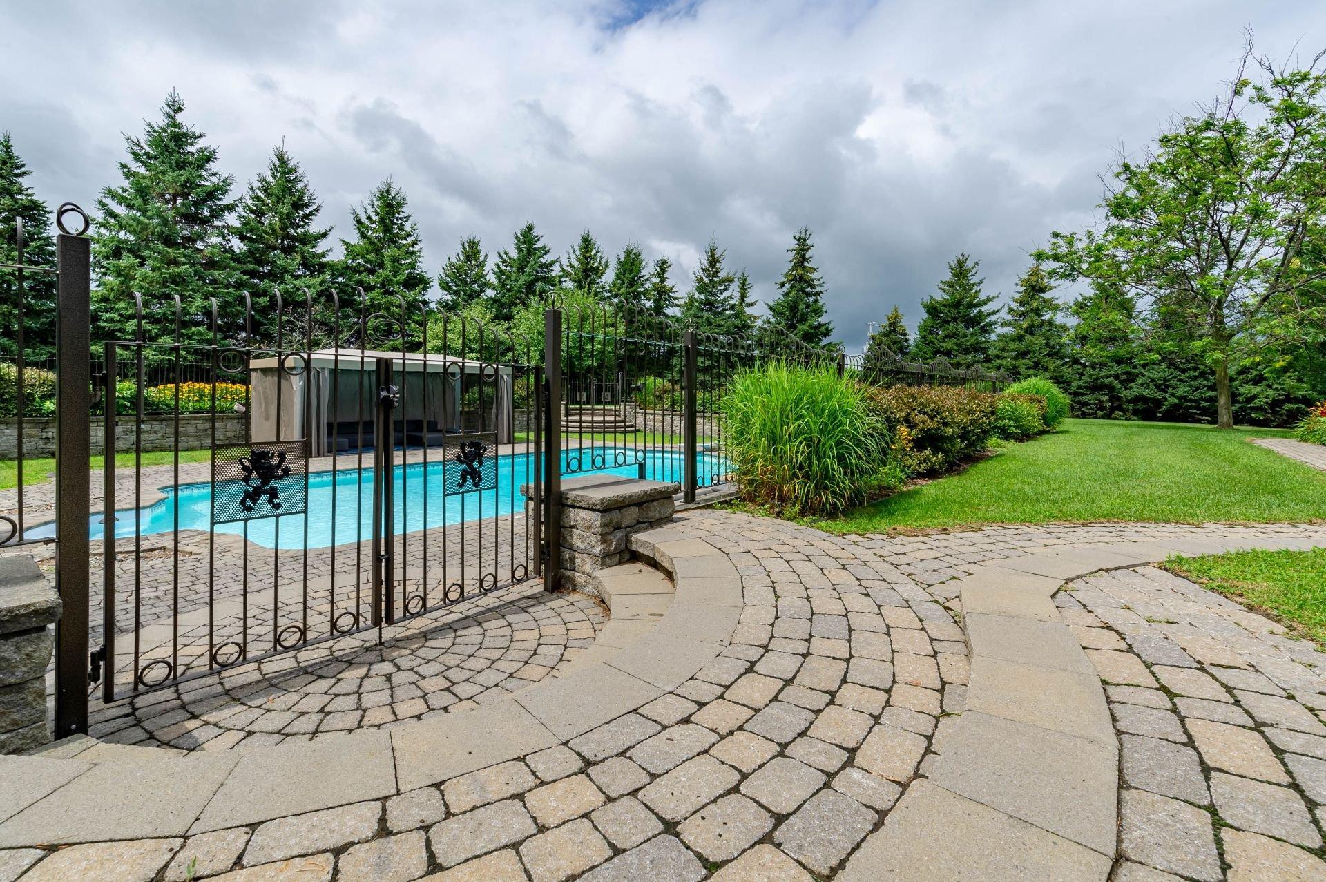 









435


Rue Chabot

,
Sainte-Hélène-de-Bagot,




QC
J0H1M0


