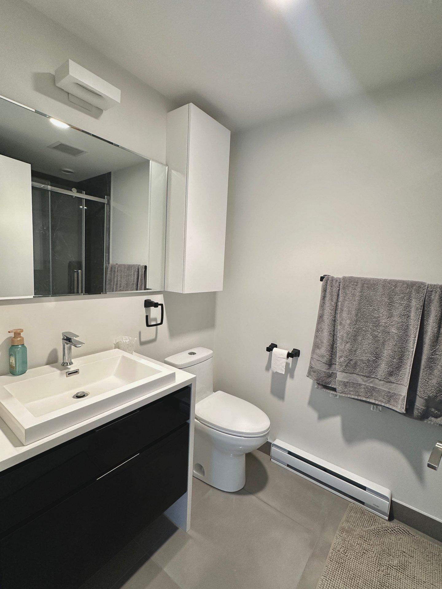 









1288


Rue St-Antoine O.

, 4201,
Montréal (Ville-Marie),




QC
H3C0X6

