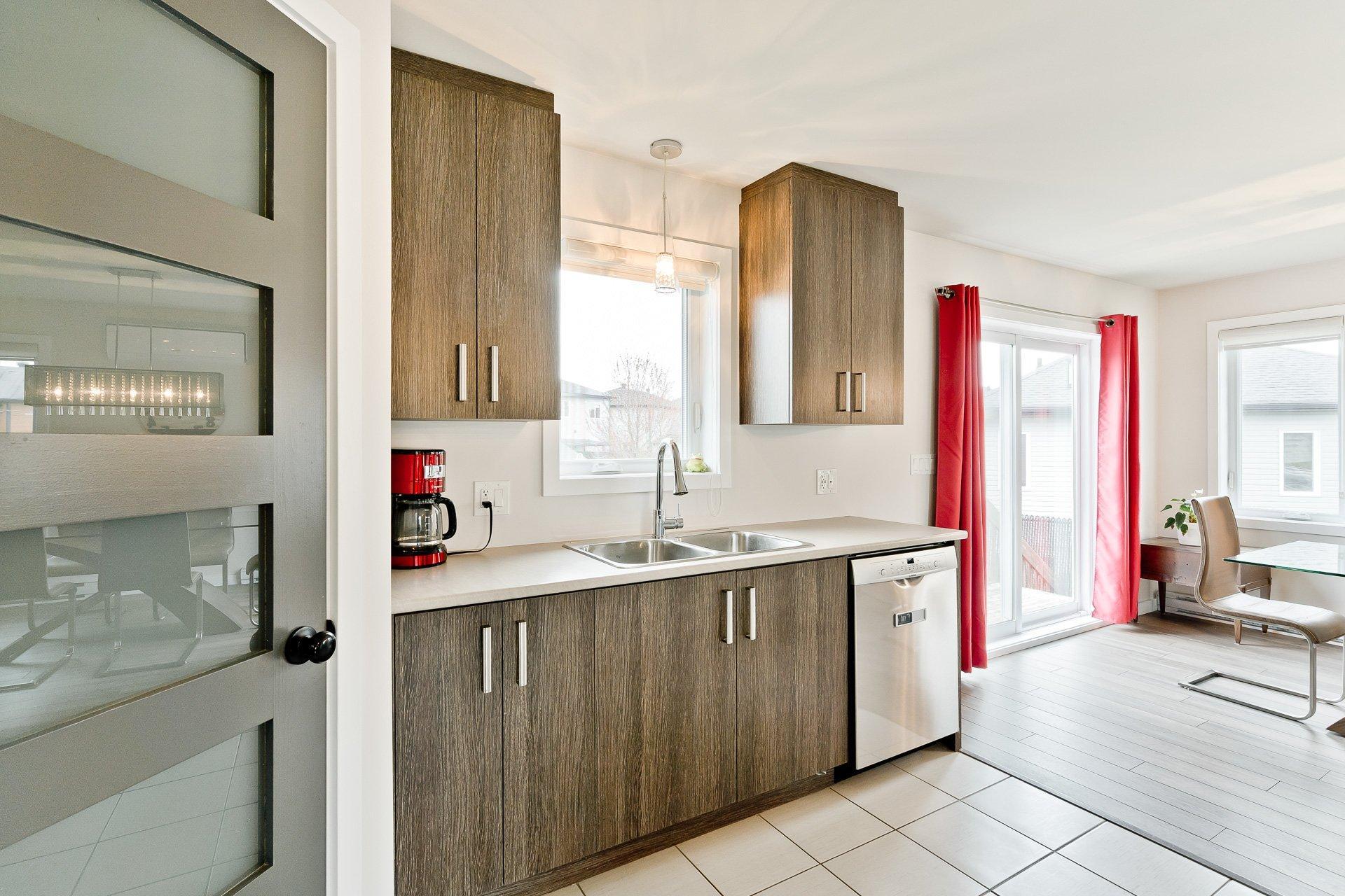 









220


Rue Paul-Gagné

,
Sherbrooke (Fleurimont),




QC
J1E0K3

