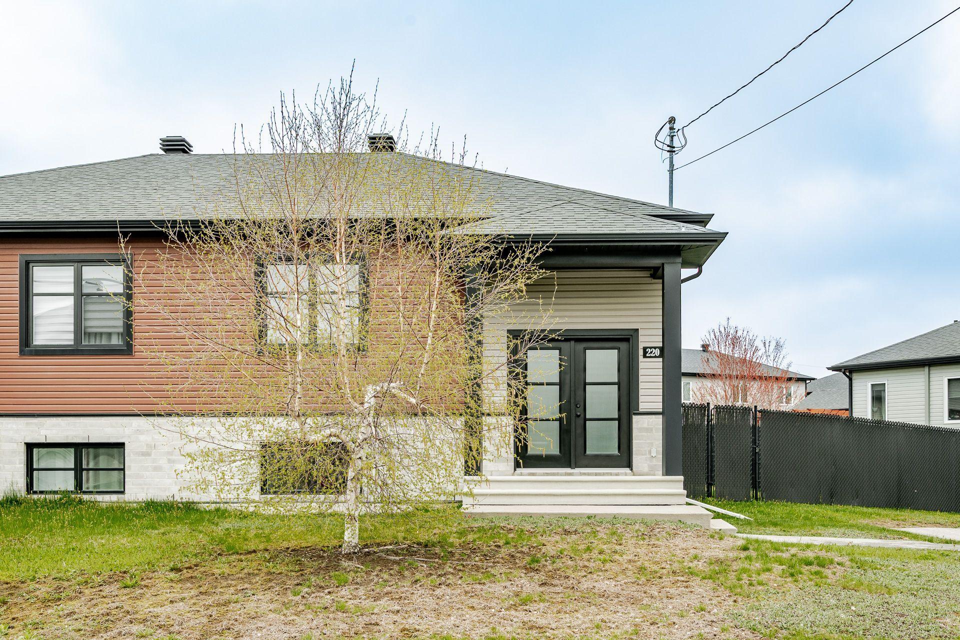 









220


Rue Paul-Gagné

,
Sherbrooke (Fleurimont),




QC
J1E0K3

