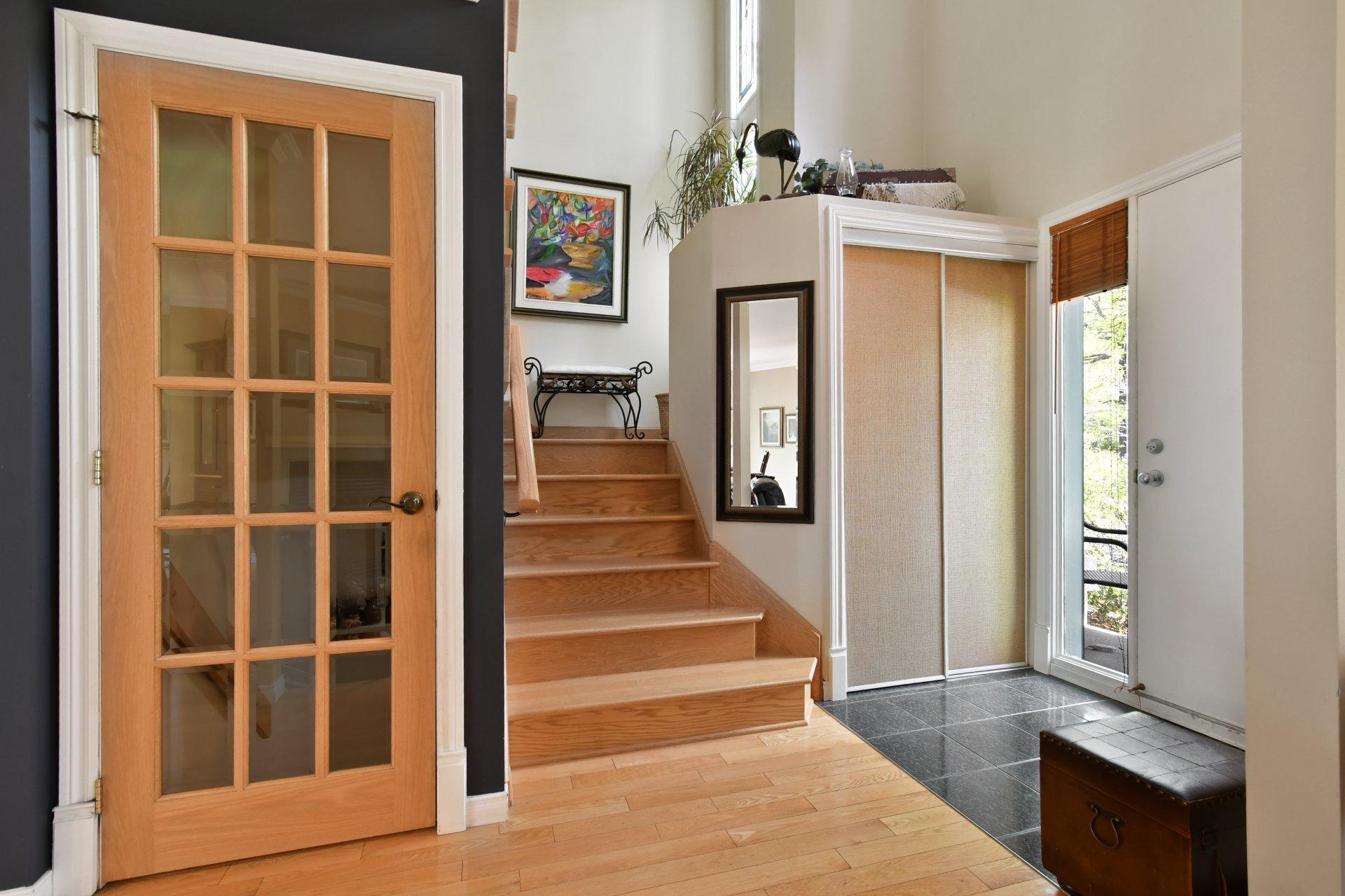 









1348Z


Rue Adoncour

,
Longueuil (Le Vieux-Longueuil),




QC
J4J5L3

