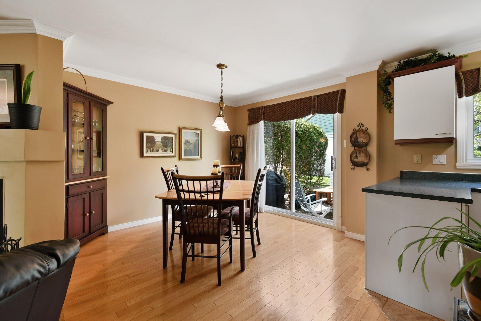 









1348Z


Rue Adoncour

,
Longueuil (Le Vieux-Longueuil),




QC
J4J5L3


