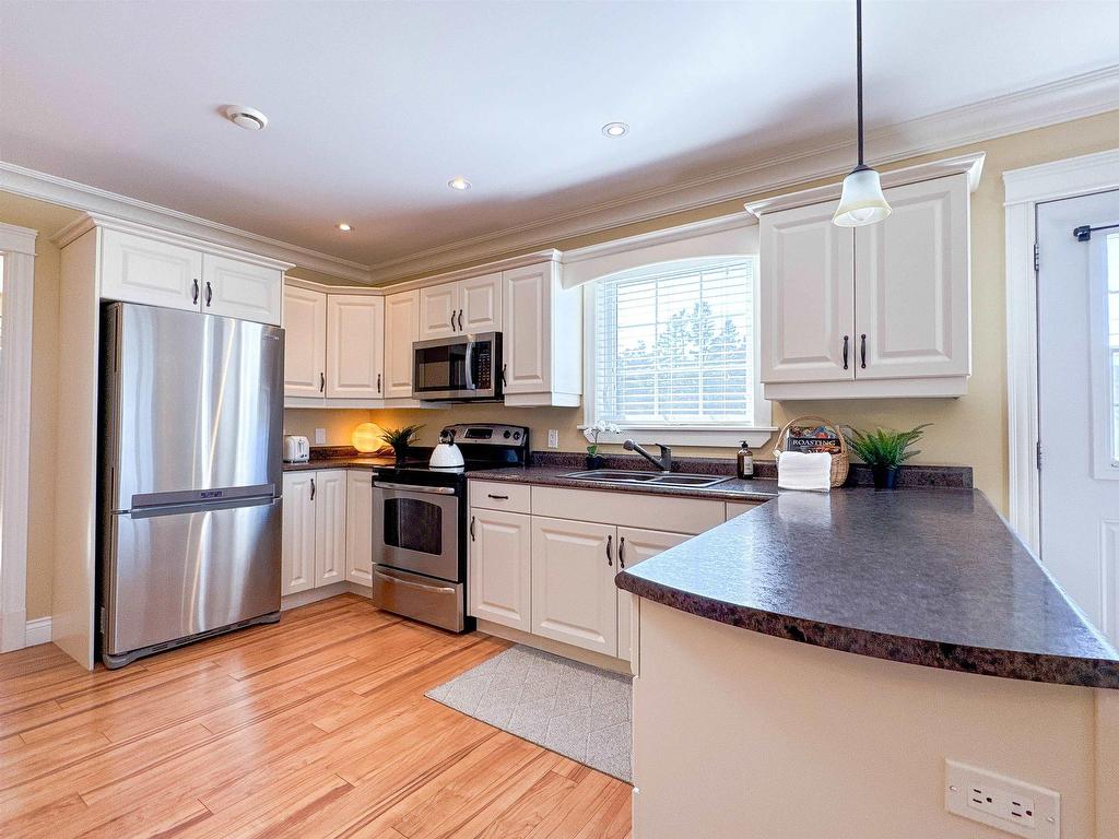 












64 Marion Drive

,
Stratford,




PE
C1B 2A3

