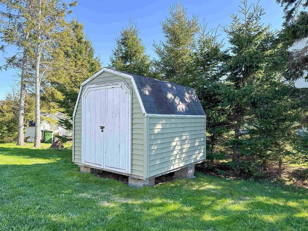 












64 Marion Drive

,
Stratford,




PE
C1B 2A3

