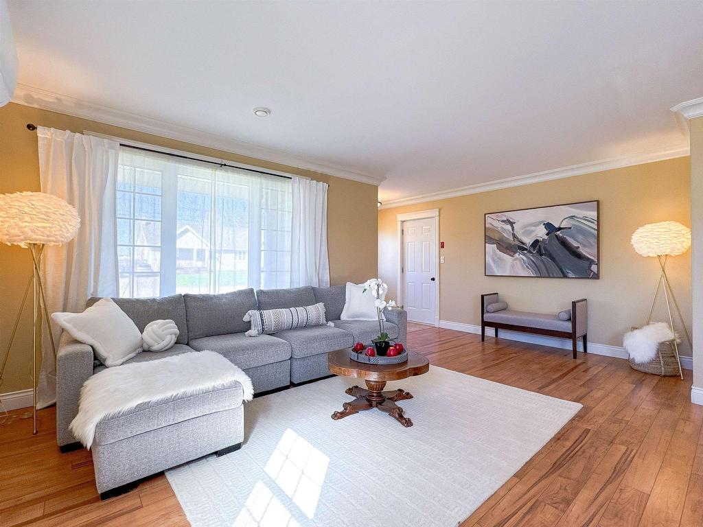 












64 Marion Drive

,
Stratford,




PE
C1B 2A3

