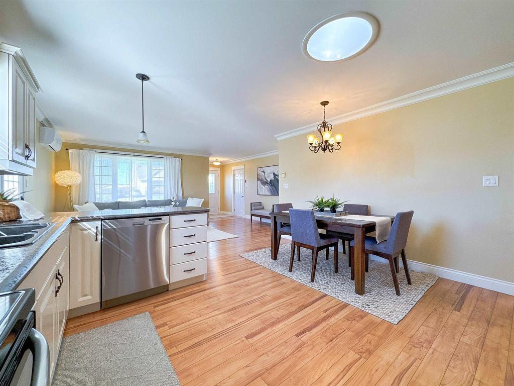 












64 Marion Drive

,
Stratford,




PE
C1B 2A3

