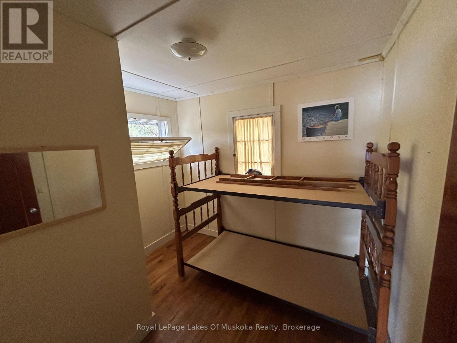 












1091 NORTH TOOKE LAKE ROAD

,
Lake of Bays (Mclean),




Ontario
P0B1A0

