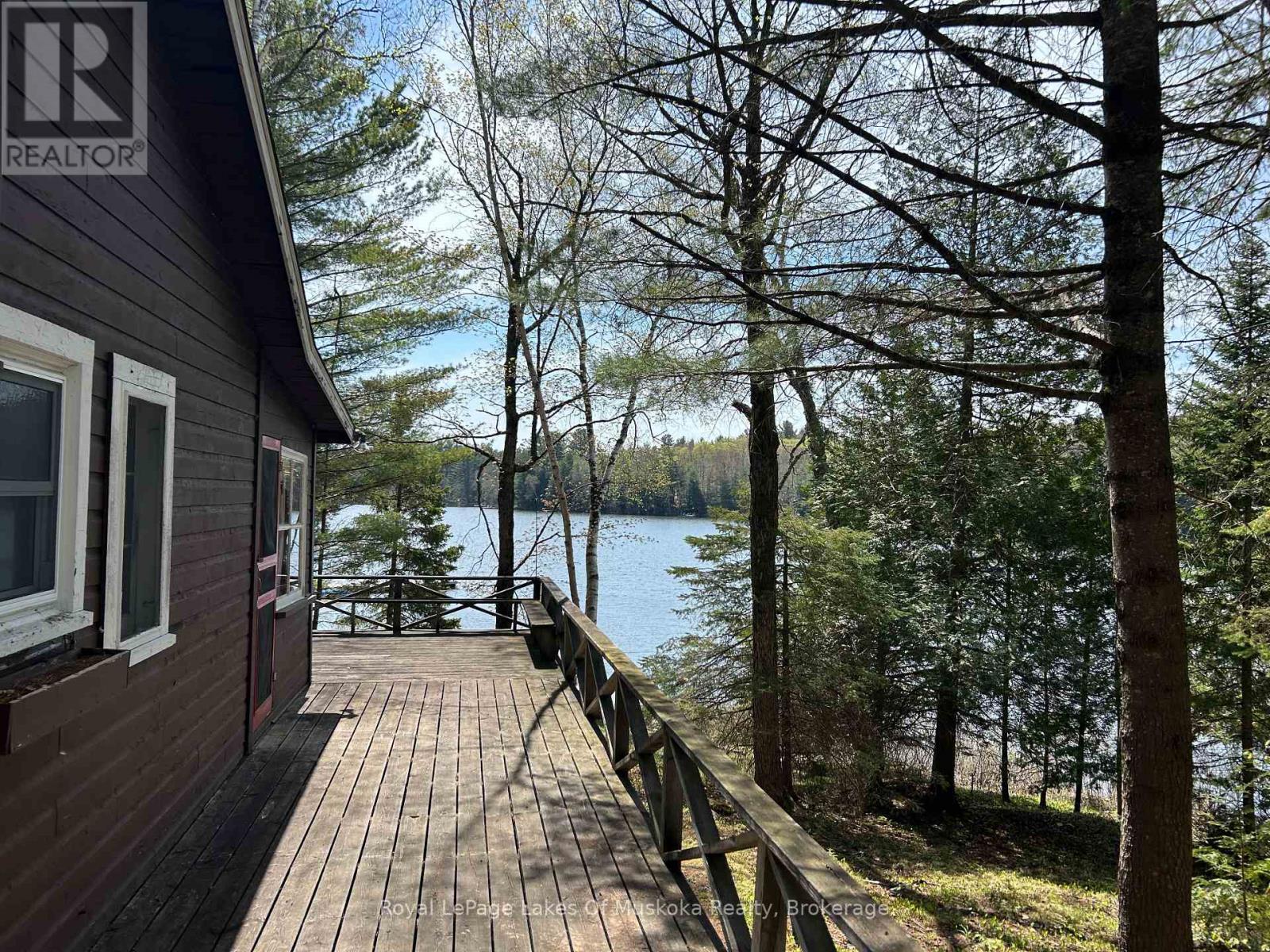 












1091 NORTH TOOKE LAKE ROAD

,
Lake of Bays (Mclean),




Ontario
P0B1A0

