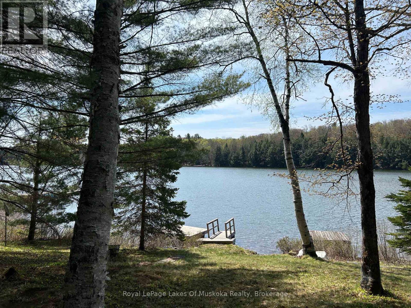 












1091 NORTH TOOKE LAKE ROAD

,
Lake of Bays (Mclean),




Ontario
P0B1A0

