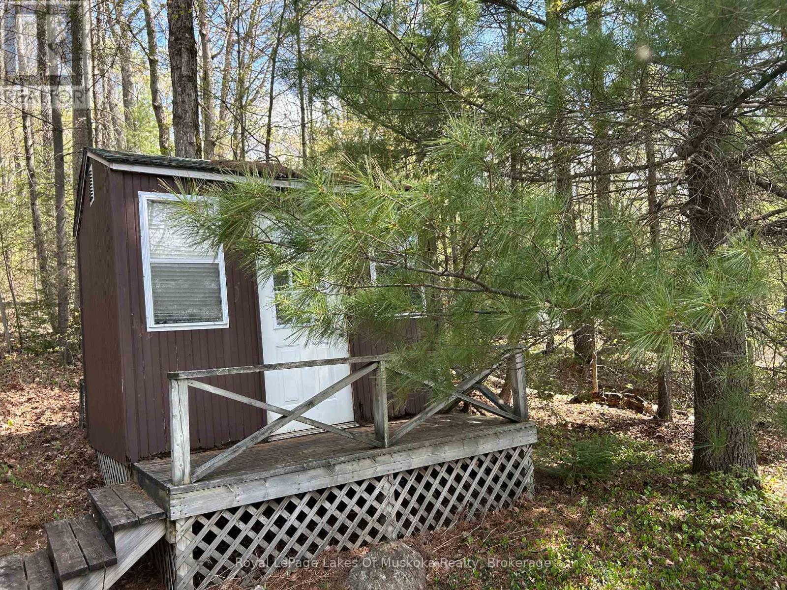 












1091 NORTH TOOKE LAKE ROAD

,
Lake of Bays (Mclean),




Ontario
P0B1A0

