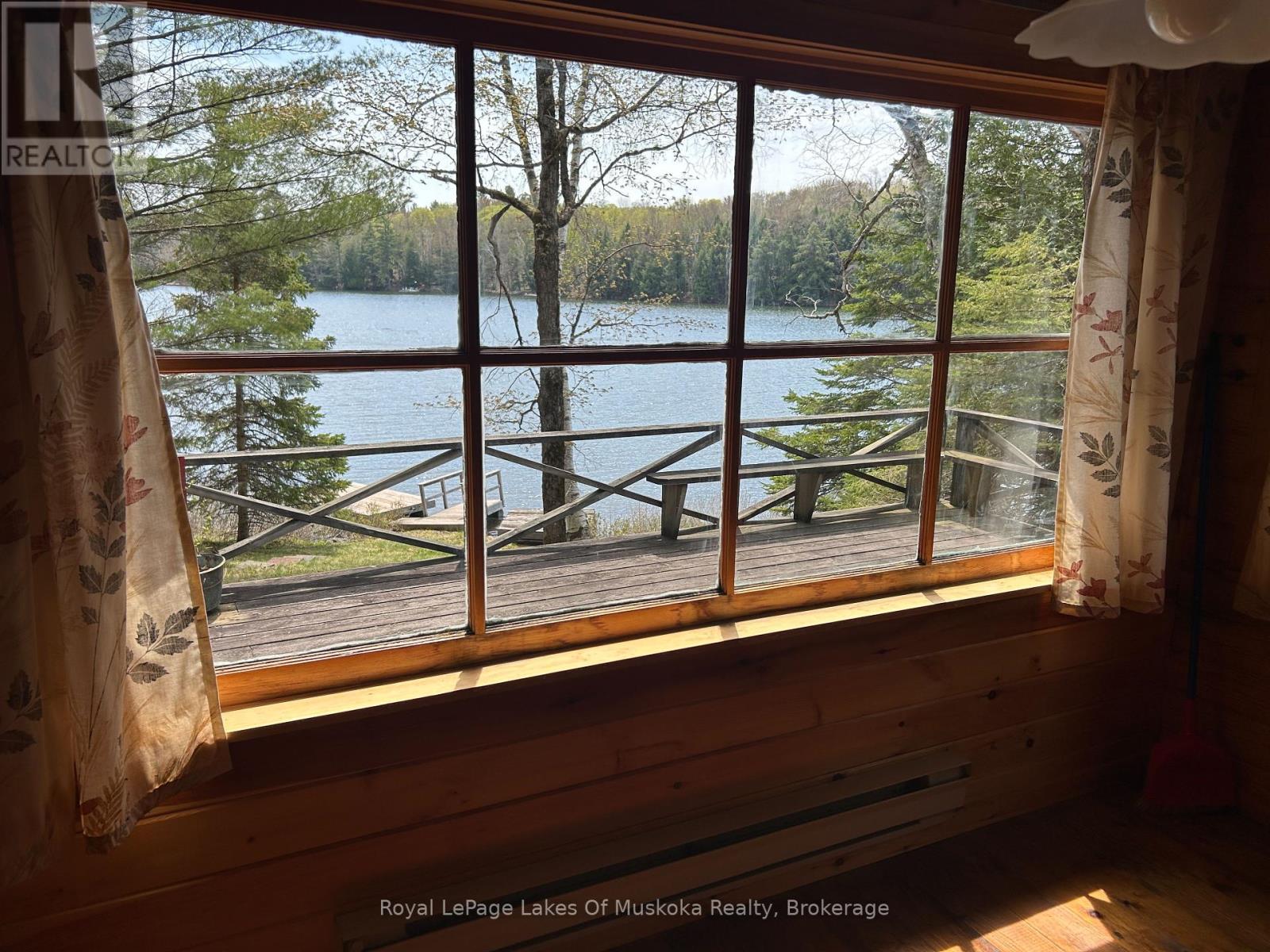 












1091 NORTH TOOKE LAKE ROAD

,
Lake of Bays (Mclean),




Ontario
P0B1A0

