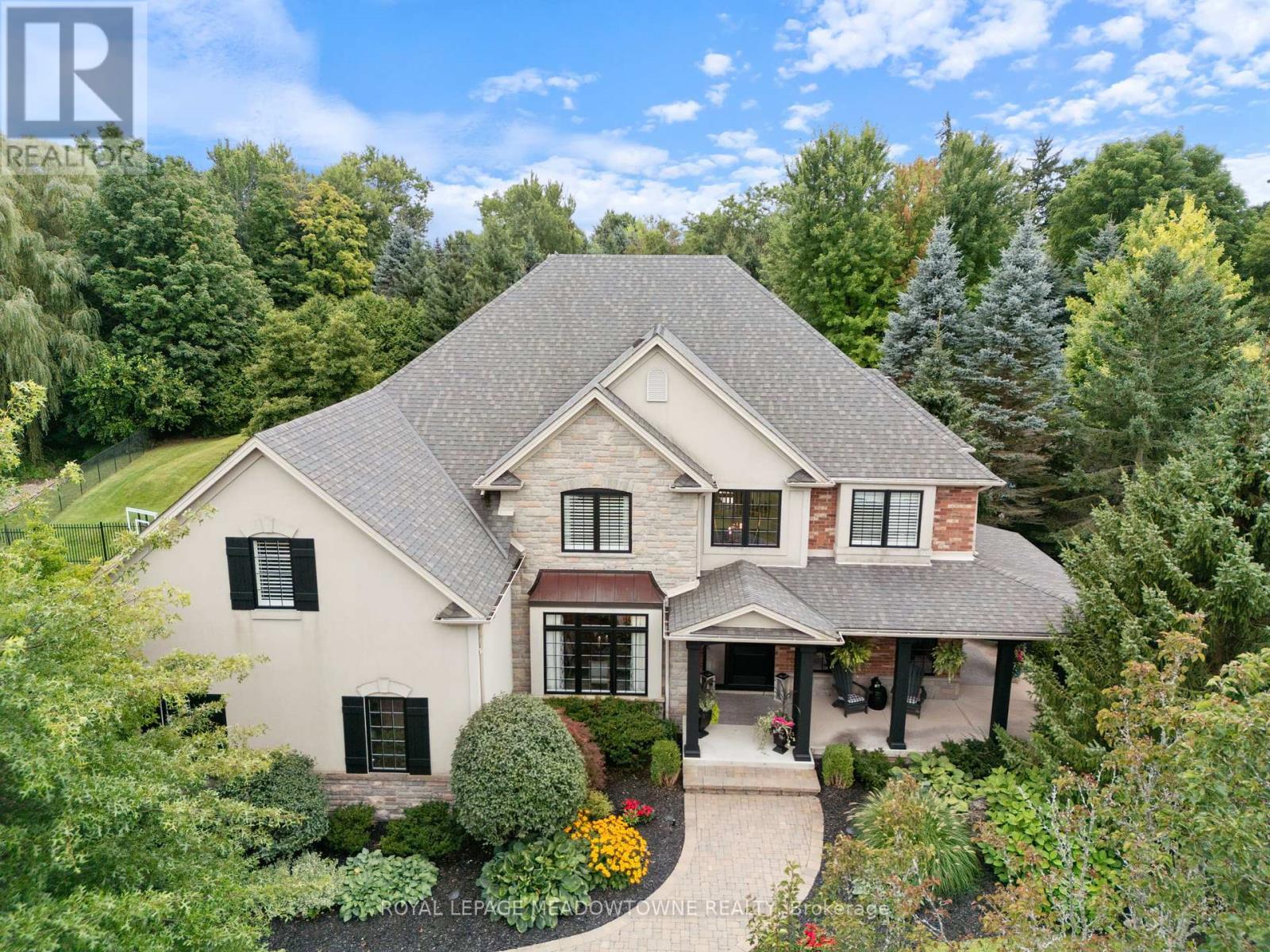 












3 BOGLE DRIVE

,
Hamilton,




Ontario
L0R1H2

